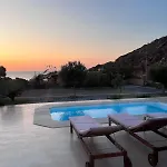 Kythnian Retreat * Kithnos