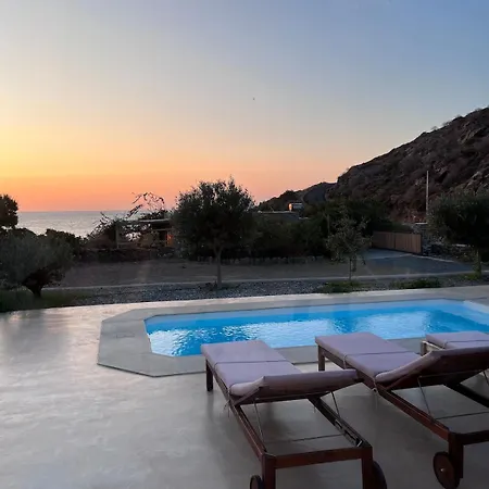 Kythnian Retreat * Kithnos